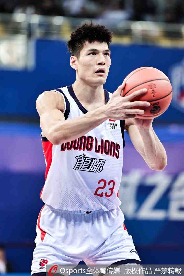 陈国豪：这场胜利鼓舞了球队的士气 我们会总结 然后继续提高
